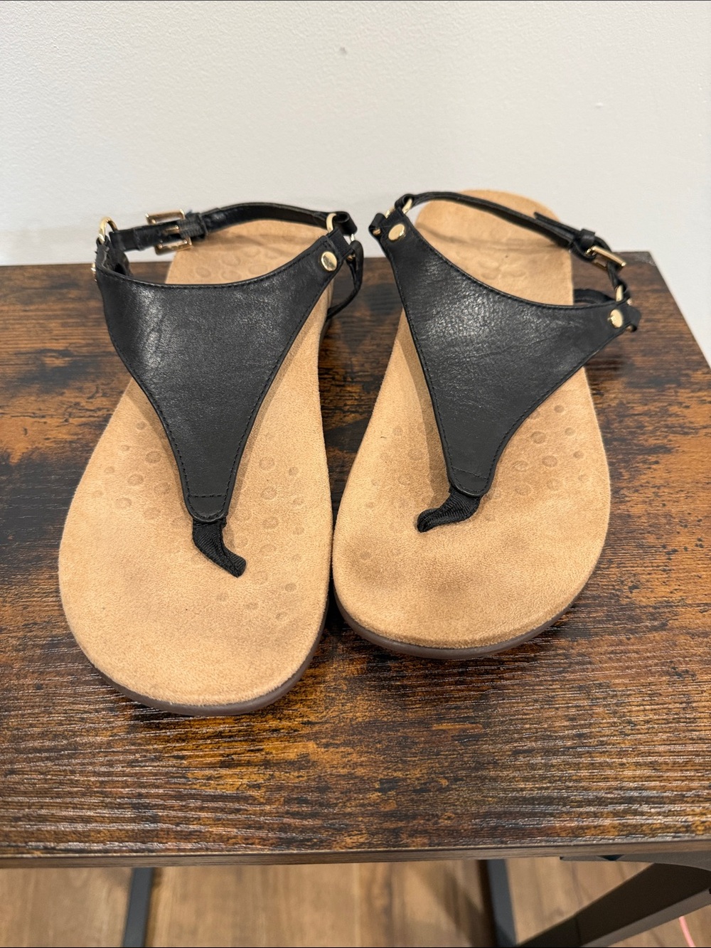Vionic Black thong Sandals with Tan Footbed
